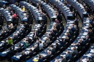 Il Parlamento Europeo approva la nuova legge sul clima
