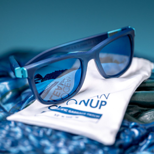 Ambiente, realizzati i primi occhiali da sole in plastica riciclata raccolta negli oceani