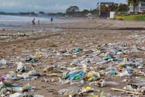 L’insostenibilità della plastica monouso per il turismo