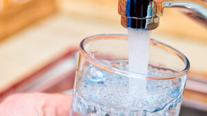 Asa, sempre più giovani bevono acqua dal rubinetto o dai fontanelli alta qualità