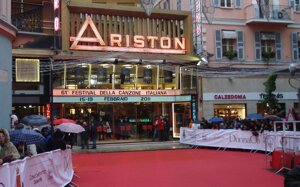 A Sanremo arriva la ‘green… passerella’: il tradizionale red carpet si tinge di verde