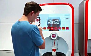 Coca Cola apre al riuso: “Entro il 2030 avremo il 25% di contenitori riutilizzabili”