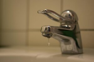 Le 10 regole per non sprecare acqua in casa
