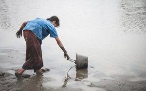 Crisi climatica, adattamento possibile solo se c’è giustizia di genere