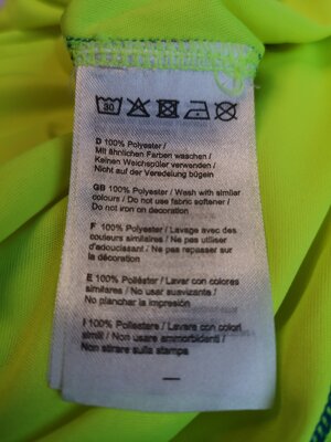 Hanno inventato un’etichetta ottica che facilita il riciclo dei vestiti