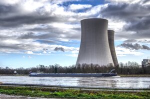 La Germania conferma la scelta controcorrente: il 15 aprile stop alle ultime centrali nucleari