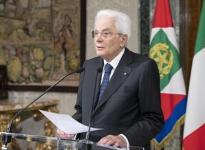 Il presidente Mattarella ai giornalisti: «Sul cambiamento climatico siamo in ritardo»