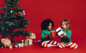 Cinque idee regalo per bambine e bambini, per un Natale più sostenibile