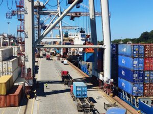 In vigore da oggi la stretta europea all’export di rifiuti: sarà esecutiva tra tre anni