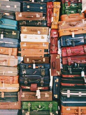 Valigie, zaini e accessori delle vacanze: i più comuni, come ripararli o dove buttarli