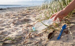 Ennesimo rinvio per la plastic e la sugar tax. Esultano le associazioni di categoria