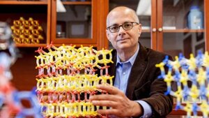 Il premio Nobel Omar Yaghi: “Ecco come catturiamo la CO2 dall’atmosfera”