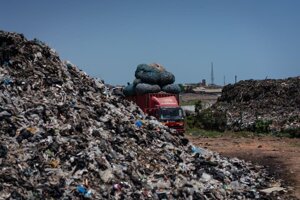 La Romania sta diventando la discarica europea dei rifiuti tessili