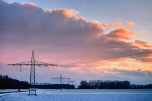 Il 41% della produzione elettrica mondiale è senza CO2 ma il caldo spinge in alto le fossili