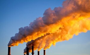 Ets: a cosa serve il mercato europeo della CO₂, perché l’Italia vuole sospenderlo e che fine fanno i soldi raccolti ogni anno