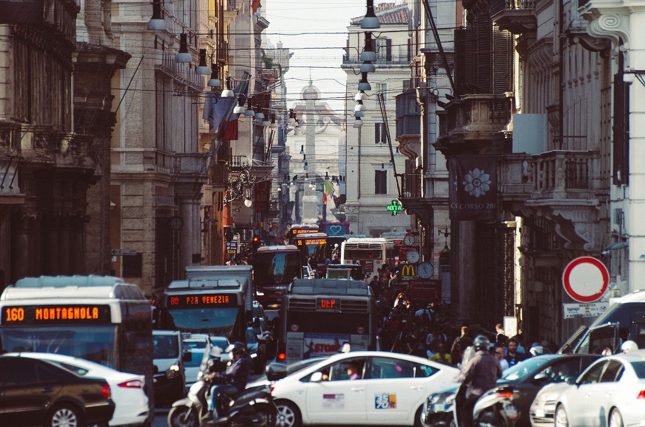 Roma seconda nel mondo per le ore perse nel traffico
