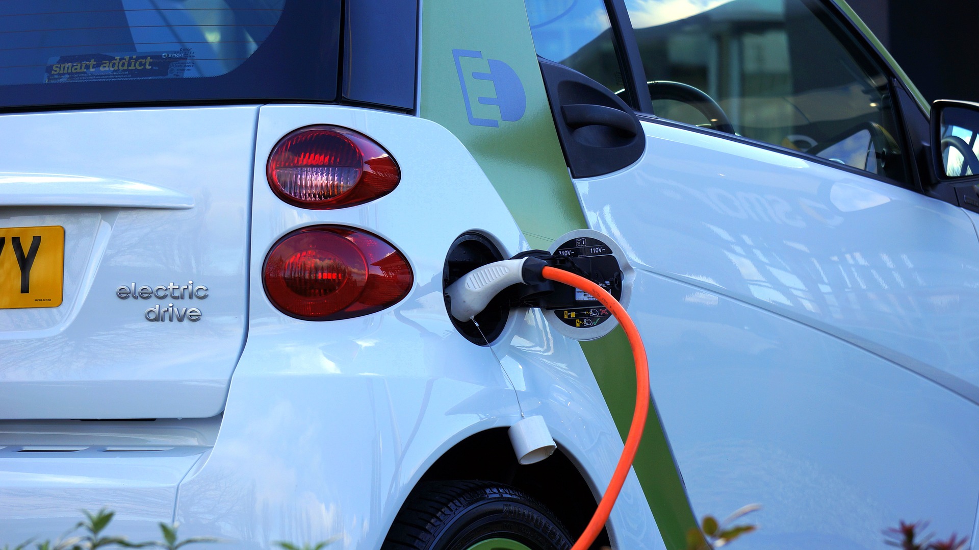 Auto elettriche Costa: collonnine aumentano con il Decreto semplificazione